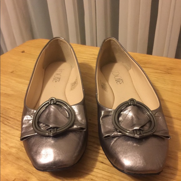 Shoes - Picture 2 of 2